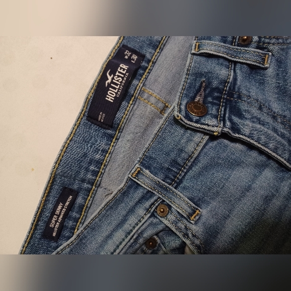 Men hollister Jean's size 32X30 - Picture 3 of 4